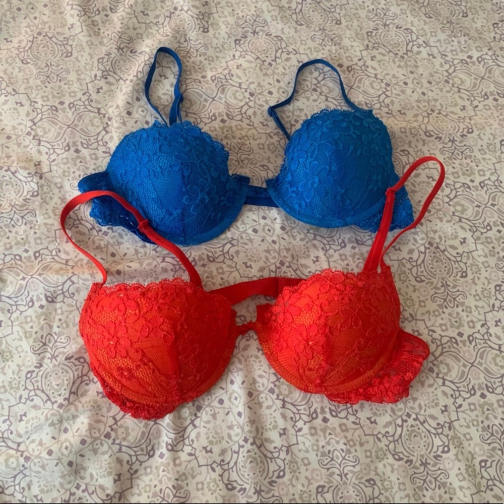 Women’s Bundle/Lot of Two Pout Victoria’s Secret 34B Push-Up Underwire Bras